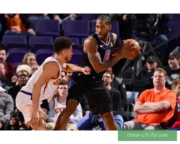 东契奇三双率湖人横扫华子全场低迷